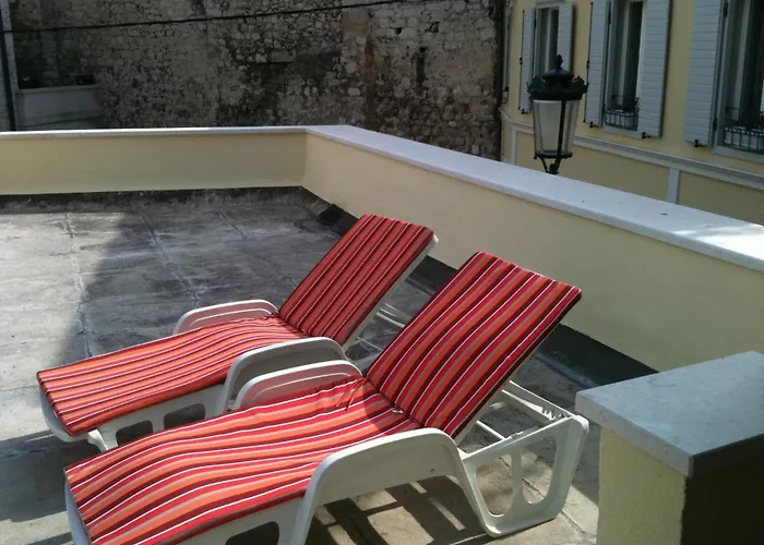 Apartment Artistic Split