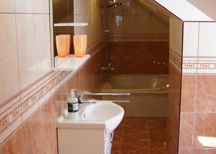 스플릿 아티스틱 아파트먼트