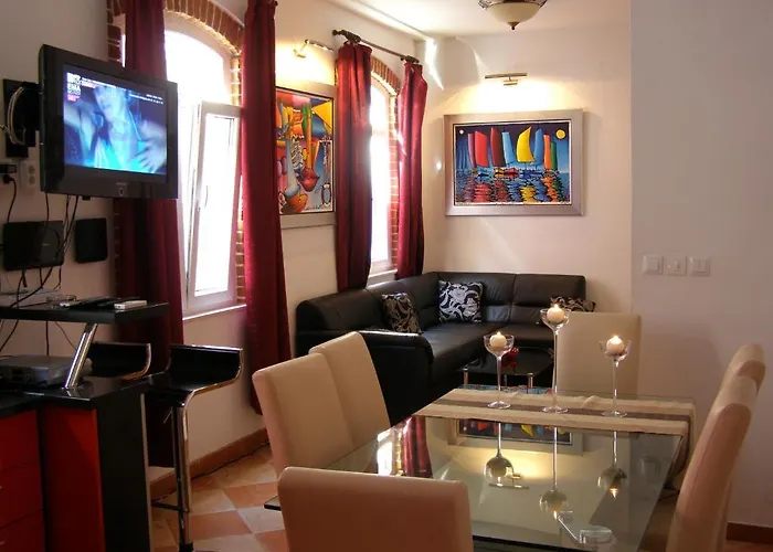 Artistic Apartment *